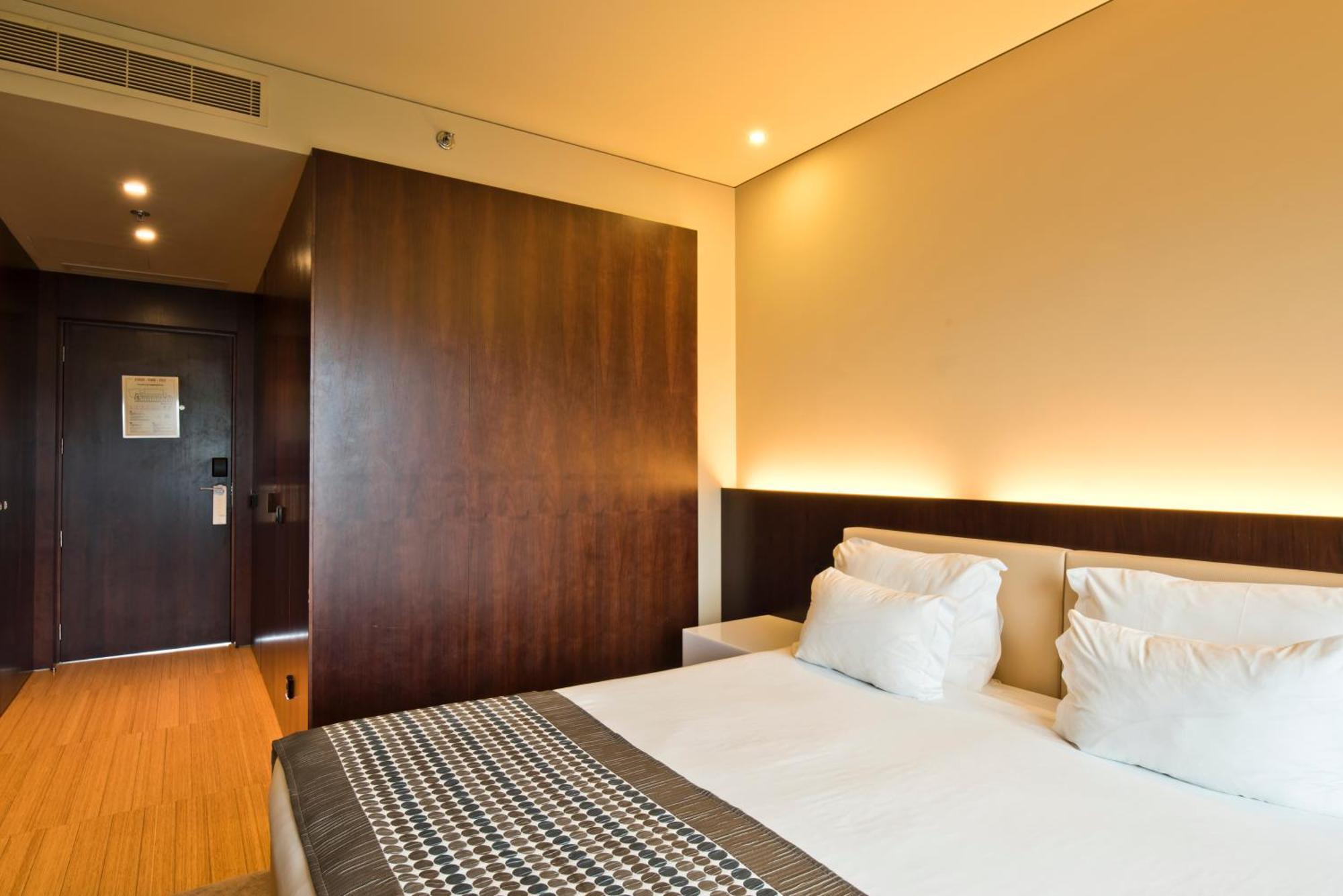 Golden Tulip Sao Joao Da Madeira Hotel Bilik gambar